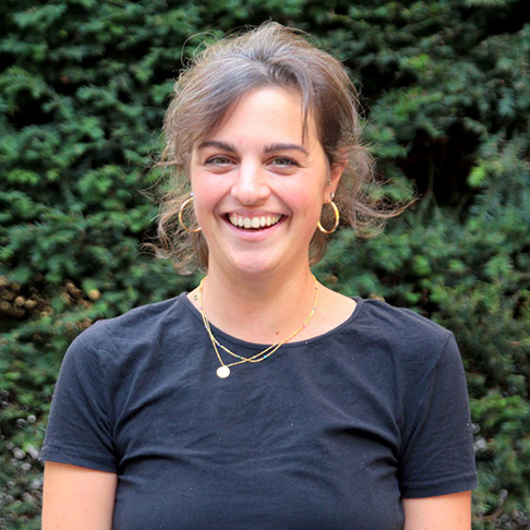 Porträt-Foto von Emese Bodolay