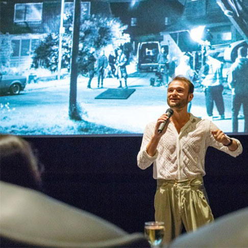 Porträt-Foto von Frazer Meakin