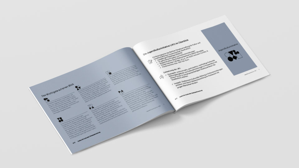 Ansicht eines aufgeschlagenen Berichts